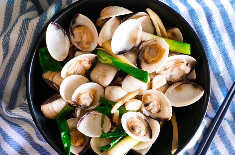 Ginger Scallion Clams