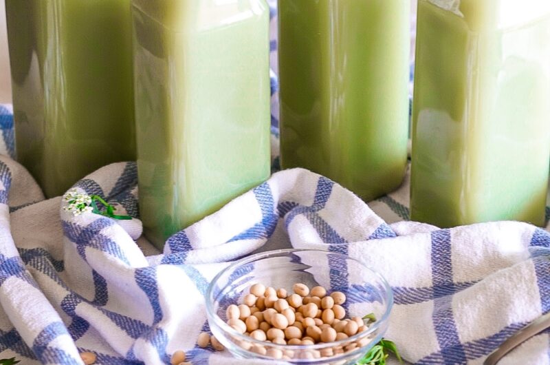 Pandan Soymilk With Fresh Pandan