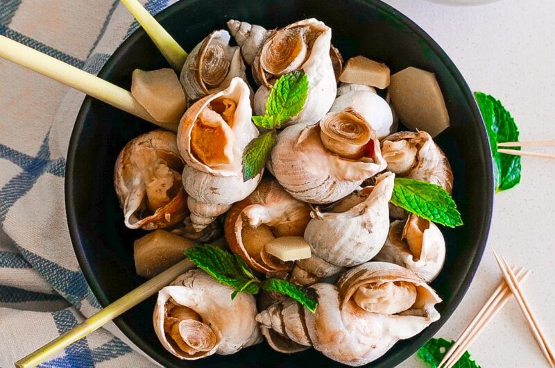 Quick Ốc Gừng Sả (a.ka. Vietnamese Escargot with Ginger & Lemongrass)