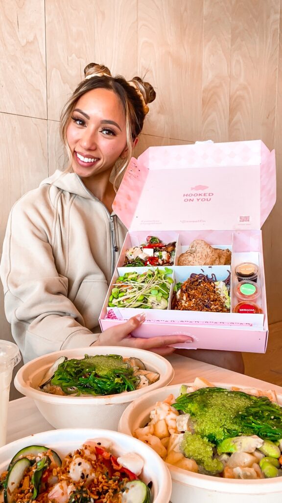 Vegan Poke Bento Box with Liza Koshy @ Sweetfin! - Ta-Daa!