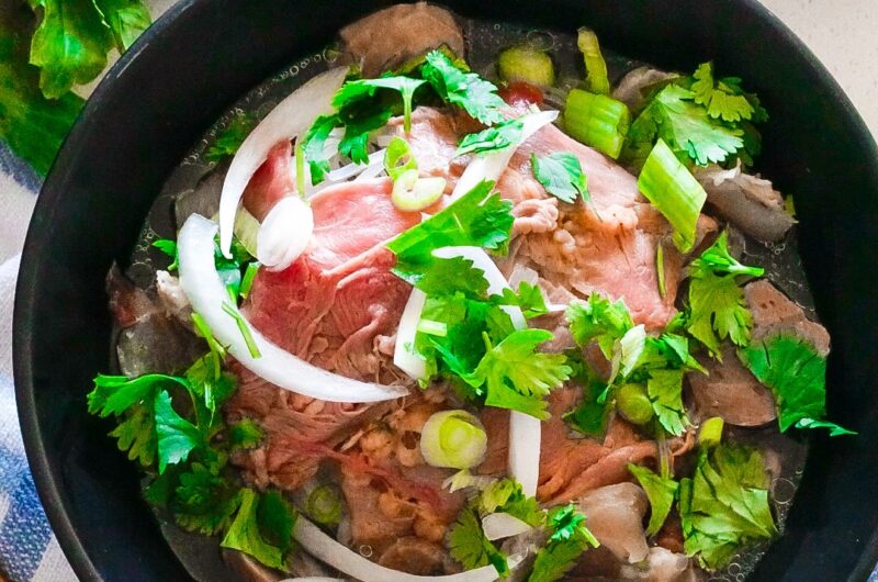 Easy Phở Bò (Vietnamese Beef Pho Noodle Soup) in an Instantpot!