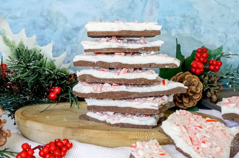 Super Easy Peppermint Bark (made in the Microwave!)