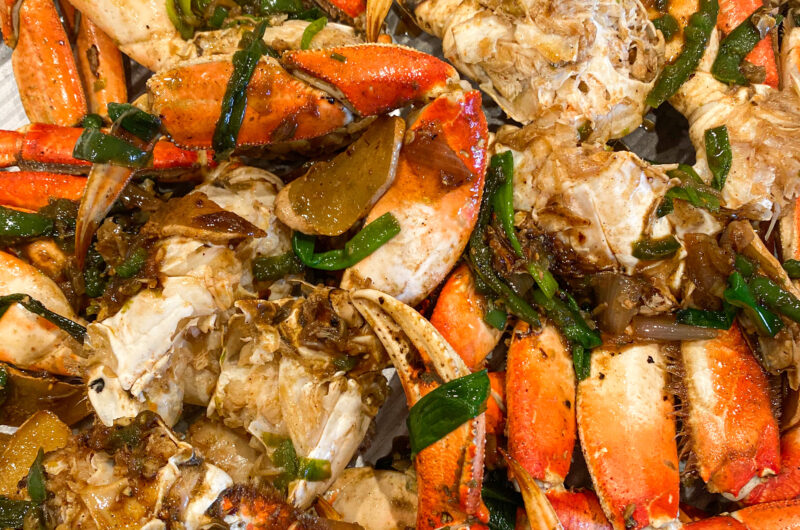 How To Make Cua Bể Ram Mặn (Caramelized Dungeness Crabs)