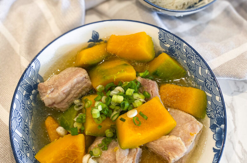 Canh Bí Đỏ Sườn Heo (Vietnamese Kabocha Squash Soup with Pork Ribs)