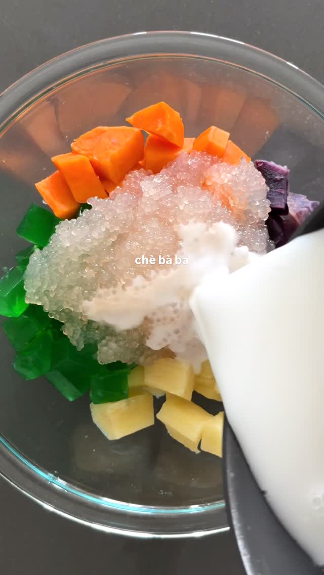 lowkey the most underrated chè 🌈🍠

#che #vietdessert #vietnamesefood #vietfood #asiandesserts