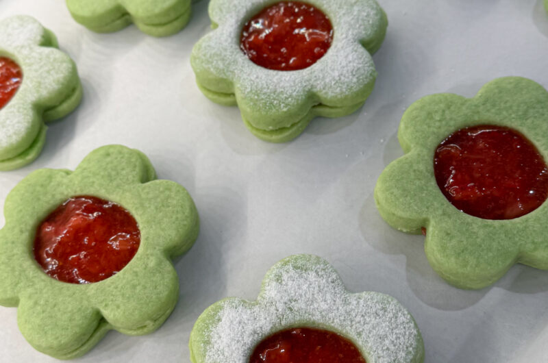 How to make Pandan Linzer Cookies with Fresh Strawberry Jam