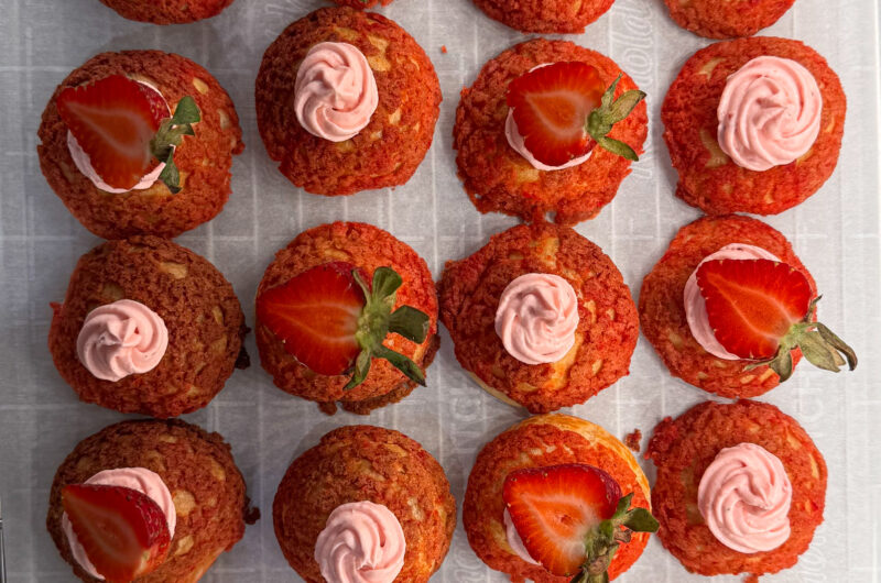 How to make Strawberry Craquelin Cream Puffs
